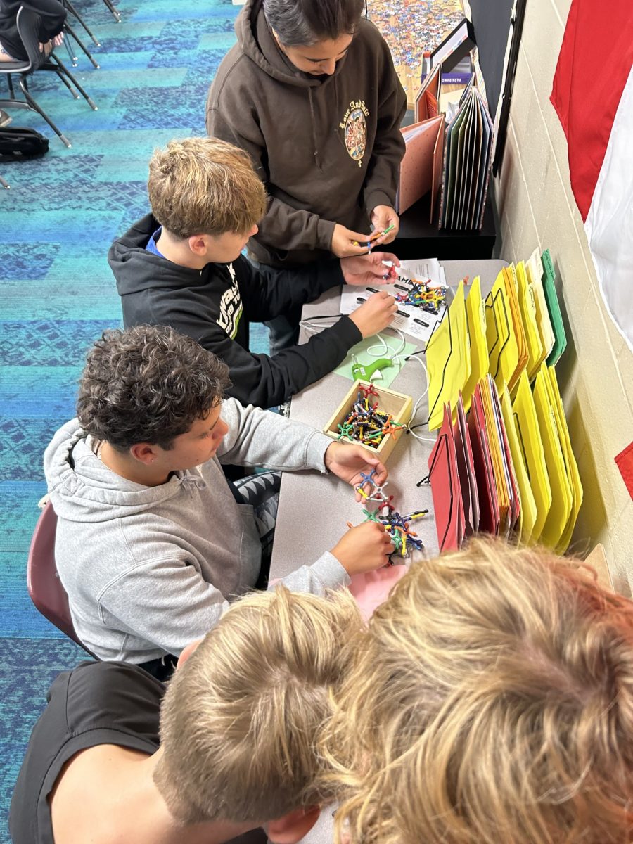 Students interacting during phone free class time.
Photo courtesy of Maestra Spangler